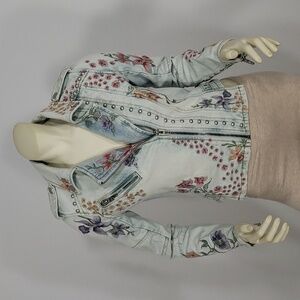 BLANKNYC EMBOIDERED STUDDED DISTRESSED ACID WASH MOTO DENIM JACKET WOMEN'S XS